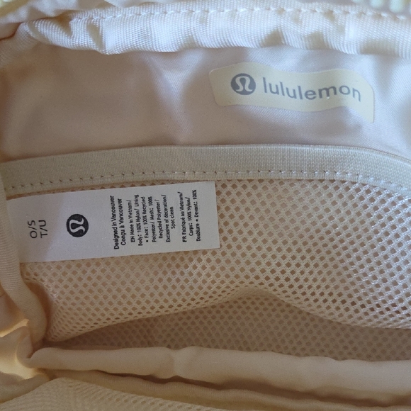 Lululemon Buttercream Bag - Picture 2 of 2